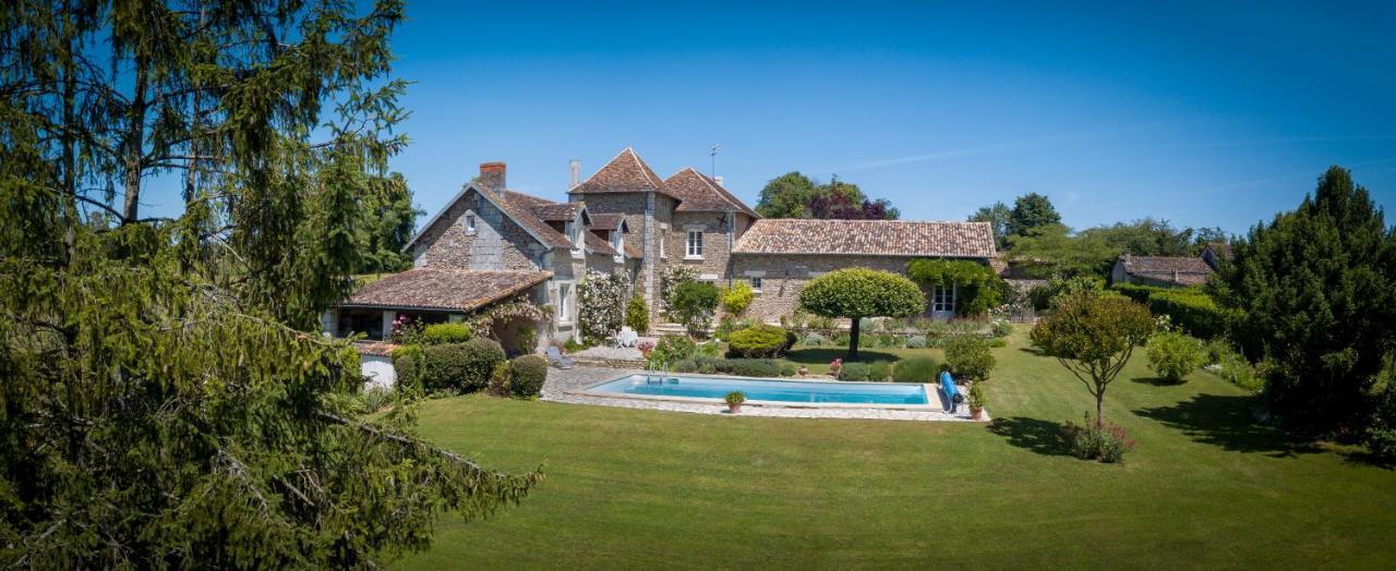 Chambres D'Hotes La Pocterie Vouneuil-sur-Vienne Exteriör bild