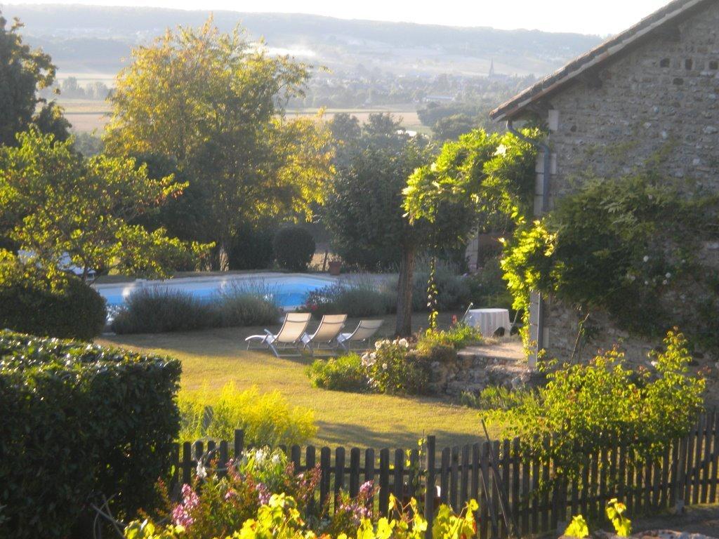 Chambres D'Hotes La Pocterie Vouneuil-sur-Vienne Exteriör bild
