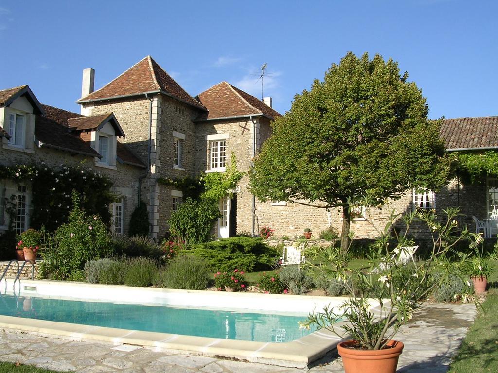 Chambres D'Hotes La Pocterie Vouneuil-sur-Vienne Exteriör bild